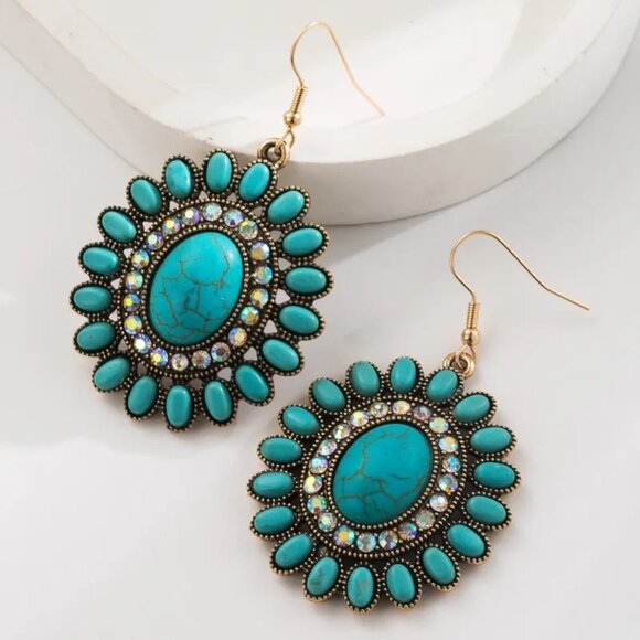 2/$24 Glamourous Vintage Turquoise & Gold Boho Statement Earrings - Picture 1 of 9